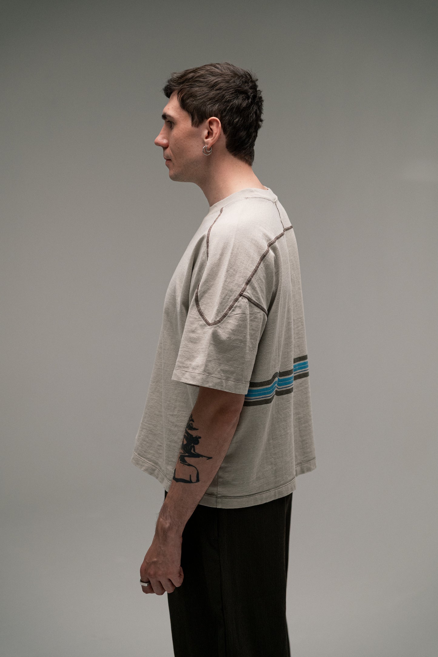 grey t-shirt