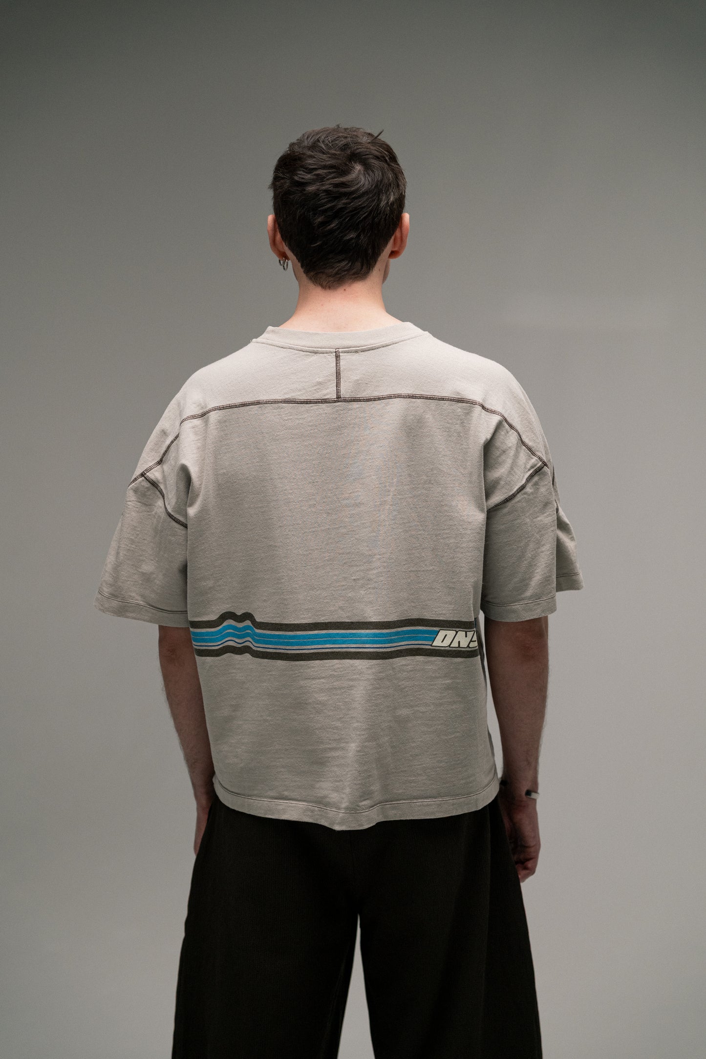 grey t-shirt